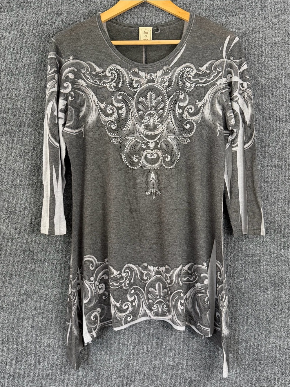 Jess & Jane Womens Top Size Medium Gray White 3/4 Sleeve Studded Y2K Style